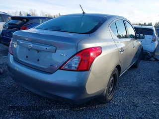 2012 Nissan Versa SV with VIN 3N1CN7AP4CL894405, listed as a IAAI auction lot 41424716 with 139,337 mi miles. Bid and sale history available at carsss.com. Image 4.