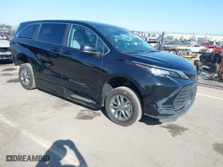2023 Toyota Sienna LE with VIN 5TDKRKEC6PS142714, listed as a IAAI auction lot 41641382 with 5,699 mi miles. Bid and sale history available at carsss.com. Image 1.