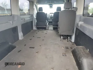 2018 Ford Transit Passenger XL z VIN 1FBAX2CM8JKA84136, wystawiony jako Copart lot #56223685 z przebiegiem 174 469 mil mil oraz Szkoda całkowita • Salvage title. Historia ofert i sprzedaży dostępna na DreamBid. Obrazek 10.