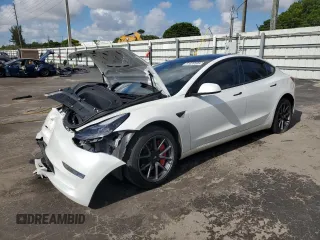 2023 Tesla Model 3 z VIN 5YJ3E1EA7PF576489, wystawiony jako Copart lot #61039505 z przebiegiem 35 243 mil mil oraz Nie do naprawy • Non repairable. Historia ofert i sprzedaży dostępna na DreamBid. Obrazek 1.