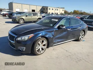 2018 Infiniti Q70 Luxe z VIN JN1BY1PP1JM330463, wystawiony jako Copart lot #82692854 z przebiegiem 66 300 mil mil oraz Szkoda całkowita • Salvage title. Historia ofert i sprzedaży dostępna na DreamBid. Obrazek 1.