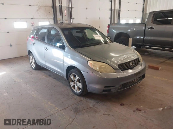 2004 Toyota Matrix Std with VIN 2T1LR32EX4C285993, listed as a IAAI auction lot 41401580 with 216,603 mi miles. Bid and sale history available at carsss.com. Image 1.