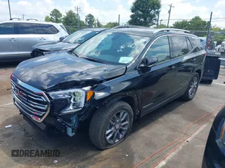 2024 GMC Terrain SLT z VIN 3GKALPEG1RL172200, wystawiony jako IAAI lot #42820609 z przebiegiem 37 648 mil mil oraz . Historia ofert i sprzedaży dostępna na DreamBid. Obrazek 6.