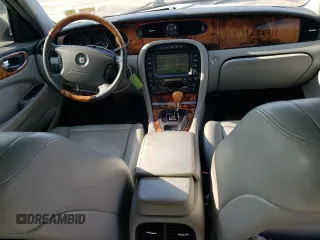 2004 Jaguar XJ with VIN SAJWA71CX4SG32785, listed as a Copart auction lot 69792134 with 183,705 mi miles and Non Repairable. Bid and sale history available at carsss.com. Image 8.