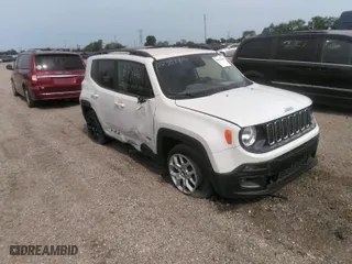 2017 Jeep Renegade Latitude with VIN ZACCJABB2HPF78086, listed as a IAAI auction lot 39977665 with 106,944 mi miles. Bid and sale history available at carsss.com. Image 1.
