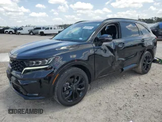 2023 Kia Sorento SX z VIN 5XYRK4LF7PG190506, wystawiony jako Copart lot #56233625 z przebiegiem 2 748 mil mil oraz Nie do naprawy • Non repairable. Historia ofert i sprzedaży dostępna na DreamBid. Obrazek 1.