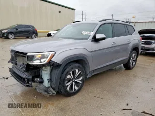 2024 Volkswagen Atlas SE z VIN 1V2DR2CA1RC527966, wystawiony jako Copart lot #55614245 z przebiegiem 38 734 mil mil oraz Szkoda całkowita • Salvage title. Historia ofert i sprzedaży dostępna na DreamBid. Obrazek 1.