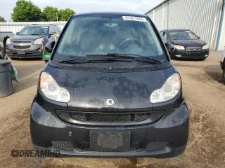 2011 Smart fortwo Pure z VIN WMEEJ3BAXBK435272, wystawiony jako Copart lot #57321974 z przebiegiem 126 785 mil mil oraz Czysty tytuł • Clean title. Historia ofert i sprzedaży dostępna na DreamBid. Obrazek 5.