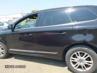 2016 Volvo XC60 T5 Premier с VIN YV4612RK6G2863467, выставлен на аукционе IAAI как лот 42422854 с пробегом 158 669 миль миль и . История ставок и продаж доступна на DreamBid. Изображение 14.