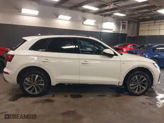 2024 Audi Q5 S line Premium with VIN WA1GAAFY8R2116024, listed as a IAAI auction lot 41628404 with 4,966 mi miles. Bid and sale history available at carsss.com. Image 12.