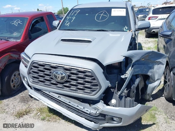 2020 Toyota Tacoma 2WD SR5 with VIN 3TMAZ5CN0LM117769, listed as a IAAI auction lot 41769811 with 33,263 mi miles. Bid and sale history available at carsss.com. Image 13.