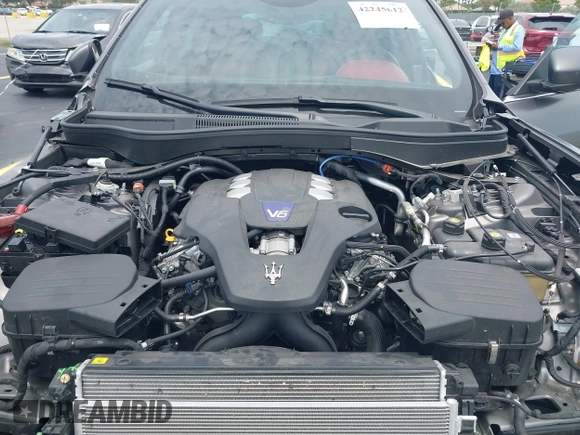 2021 Maserati Levante S with VIN ZN661YULXMX372645, listed as a IAAI auction lot 42245612 with 22,162 mi miles and . Bid and sale history available at DreamBid. Image 10.