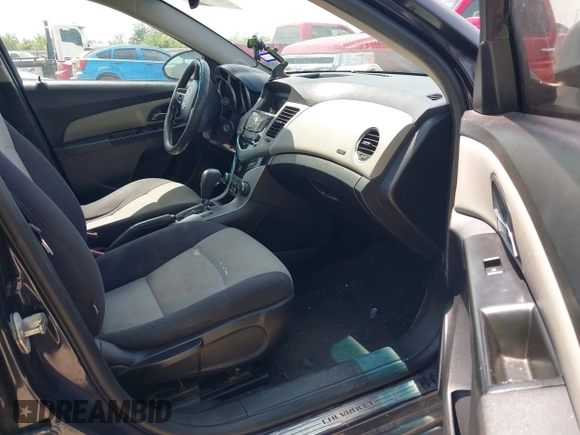 2014 Chevrolet Cruze LS with VIN 1G1PA5SH4E7268424, listed as a IAAI auction lot 42063360 with 124,167 mi miles and . Bid and sale history available at DreamBid. Image 5.
