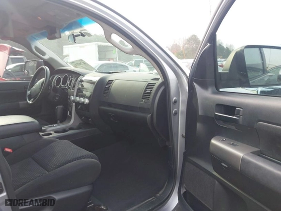 2010 Toyota Tundra 4WD Truck with VIN 5TFUW5F14AX145662, listed as a IAAI auction lot 41792711 with 241,445 mi miles. Bid and sale history available at carsss.com. Image 5.