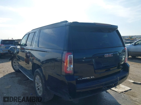 2016 GMC Yukon XL SLE with VIN 1GKS1FKCXGR119362, listed as a IAAI auction lot 41240298 with 234,175 mi miles. Bid and sale history available at carsss.com. Image 3.