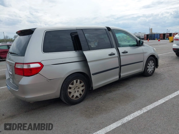 2007 Honda Odyssey LX z VIN 5FNRL38297B073742, wystawiony jako IAAI lot #41919129 z przebiegiem 152 584 mil mil oraz . Historia ofert i sprzedaży dostępna na DreamBid. Obrazek 4.