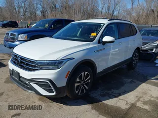2022 Volkswagen Tiguan S with VIN 3VV0B7AX5NM042667, listed as a IAAI auction lot 41523101 with 41,724 mi miles and . Bid and sale history available at DreamBid. Image 2.