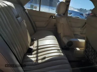 1990 Mercedes-Benz 190 z VIN WDBDA29D9LF688953, wystawiony jako Copart lot #46158085 z przebiegiem 158 923 mil mil oraz Nie do naprawy. Historia ofert i sprzedaży dostępna na DreamBid. Obrazek 10.