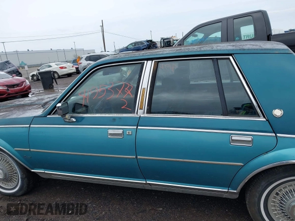 1982 Lincoln Continental with VIN 1MRBP98F1CY610073, listed as a IAAI auction lot 41953772 with 821,604 mi miles and . Bid and sale history available at DreamBid. Image 13.