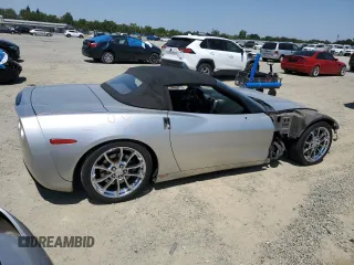 2007 Chevrolet Corvette z VIN 1G1YY36U975116245, wystawiony jako Copart lot #59045645 z przebiegiem 265 138 mil mil oraz Szkoda całkowita • Salvage title. Historia ofert i sprzedaży dostępna na DreamBid. Obrazek 3.