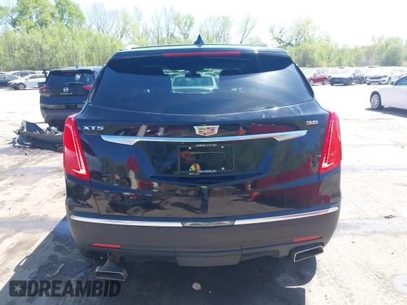 2017 Cadillac XT5 Luxury FWD z VIN 1GYKNBRS7HZ227732, wystawiony jako IAAI lot #42035099 z przebiegiem 76 260 mil mil oraz . Historia ofert i sprzedaży dostępna na DreamBid. Obrazek 16.