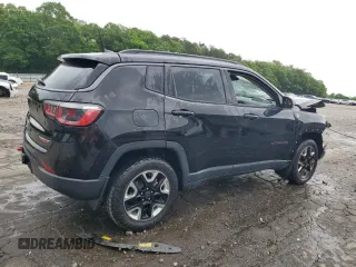 2018 Jeep Compass Trailhawk z VIN 3C4NJDDB4JT147867, wystawiony jako Copart lot #55981295 z przebiegiem 107 718 mil mil oraz Szkoda całkowita • Salvage title. Historia ofert i sprzedaży dostępna na DreamBid. Obrazek 3.