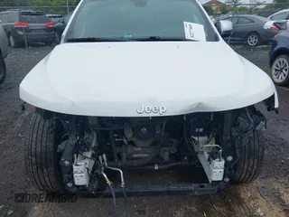 2021 Jeep Grand Cherokee Limited with VIN 1C4RJFBG5MC665126, listed as a IAAI auction lot 42277069 with 114,232 mi miles and . Bid and sale history available at DreamBid. Image 6.