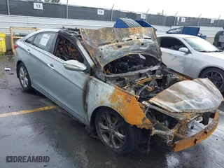 2013 Hyundai Sonata SE with VIN 5NPEC4AC2DH621620, listed as a IAAI auction lot 41803289 with 1 mi miles. Bid and sale history available at carsss.com. Image 1.