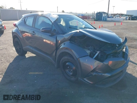 2018 Toyota C-HR XLE with VIN NMTKHMBX3JR009940, listed as a IAAI auction lot 41840885 with 71,155 mi miles. Bid and sale history available at carsss.com. Image 1.
