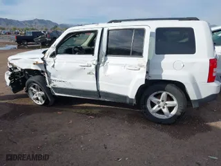 2015 Jeep Patriot Sport with VIN 1C4NJPBB2FD157427, listed as a IAAI auction lot 41819957 with 106,614 mi miles. Bid and sale history available at carsss.com. Image 6.