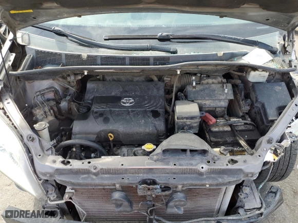 2011 Toyota Sienna LE AAS with VIN 5TDKK3DC0BS089481, listed as a Copart auction lot 47887885 with 379,545 mi miles and Salvage Title. Bid and sale history available at carsss.com. Image 12.