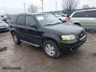 2007 Ford Escape XLT with VIN 1FMCU93107KA97933, listed as a IAAI auction lot 41507977 with 119,841 mi miles. Bid and sale history available at carsss.com. Image 1.