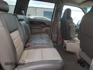 2004 Ford Excursion Eddie Bauer z VIN 1FMSU45P54EC84353, wystawiony jako Copart lot #41508425 z przebiegiem 290 224 mil mil oraz Szkoda całkowita • Salvage title. Historia ofert i sprzedaży dostępna na DreamBid. Obrazek 11.