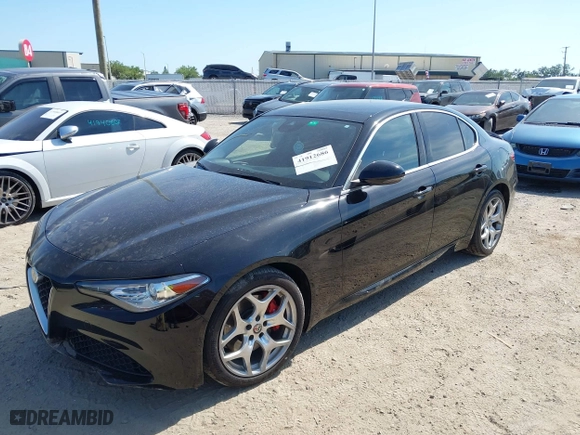 2021 Alfa Romeo Giulia Ti Sport with VIN ZARFAMBN2M7649941, listed as a IAAI auction lot 41912686 with 77,626 mi miles. Bid and sale history available at carsss.com. Image 17.