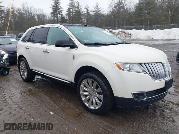 2013 Lincoln MKX with VIN 2LMDJ8JK8DBL23732, listed as a IAAI auction lot 41670920 with 103,782 mi miles. Bid and sale history available at carsss.com. Image 1.