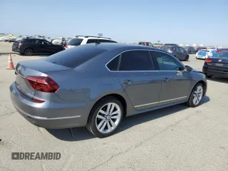 2017 Volkswagen Passat SE z VIN 1VWGT7A39HC003302, wystawiony jako Copart lot #59680985 z przebiegiem 68 919 mil mil oraz Szkoda całkowita • Salvage title. Historia ofert i sprzedaży dostępna na DreamBid. Obrazek 3.