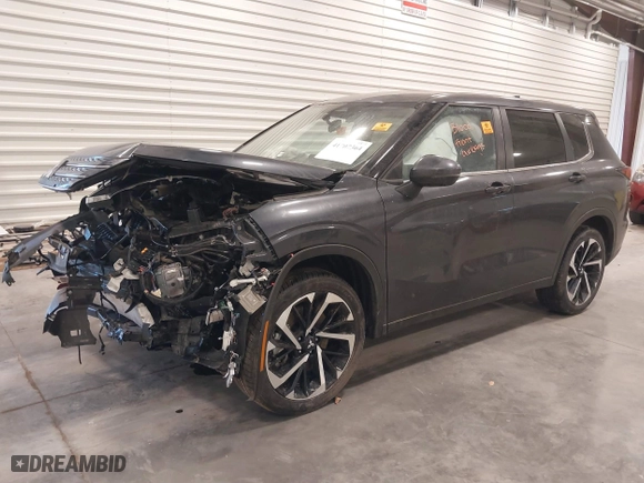 2024 Mitsubishi Outlander SE with VIN JA4J4VA84RZ063065, listed as a IAAI auction lot 41707364 with 1 mi miles. Bid and sale history available at carsss.com. Image 2.