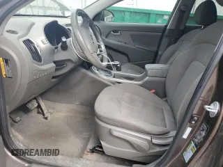 2011 Kia Sportage LX z VIN KNDPBCA24B7057936, wystawiony jako Copart lot #55645095 z przebiegiem 152 923 mil mil oraz Szkoda całkowita • Salvage title. Historia ofert i sprzedaży dostępna na DreamBid. Obrazek 7.