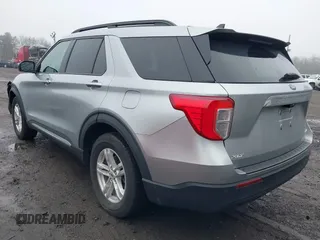 2023 Ford Explorer XLT with VIN 1FMSK8DH4PGA98237, listed as a IAAI auction lot 41950465 with 25,493 mi miles. Bid and sale history available at carsss.com. Image 3.