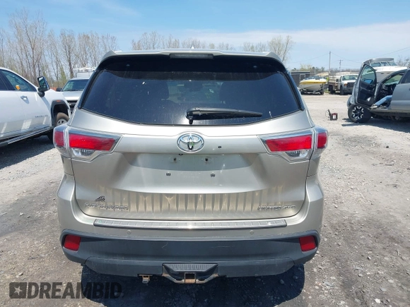 2015 Toyota Highlander Limited z VIN 5TDDKRFH0FS101039, wystawiony jako IAAI lot #42205522 z przebiegiem 153 547 mil mil oraz . Historia ofert i sprzedaży dostępna na DreamBid. Obrazek 16.