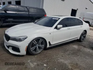 2016 BMW 7 Series 740i z VIN WBA7E2C55GG547122, wystawiony jako Copart lot #56365035 z przebiegiem 127 297 mil mil oraz Szkoda całkowita • Salvage title. Historia ofert i sprzedaży dostępna na DreamBid. Obrazek 1.