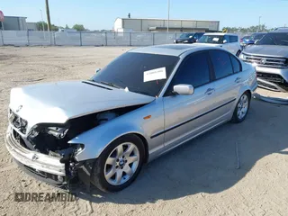 2002 BMW 3 Series 325i with VIN WBAEV33412KL55500, listed as a IAAI auction lot 42008308 with 172,852 mi miles. Bid and sale history available at carsss.com. Image 18.