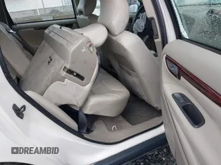 2001 Volvo V70 with VIN YV1SW58D211021451, listed as a IAAI auction lot 41705840 with 177,711 mi miles. Bid and sale history available at carsss.com. Image 8.