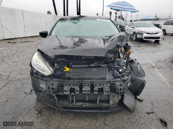 2018 Ford Focus SE with VIN 1FADP3FE0JL241595, listed as a Copart auction lot 43836595 with 0 mi miles and Salvage Title. Bid and sale history available at carsss.com. Image 5.