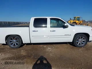 2008 GMC Sierra Denali z VIN 2GTEK638781279676, wystawiony jako IAAI lot #42124705 z przebiegiem 136 823 mil mil oraz . Historia ofert i sprzedaży dostępna na DreamBid. Obrazek 13.