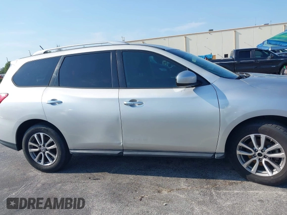 2015 Nissan Pathfinder SL with VIN 5N1AR2MNXFC617601, listed as a IAAI auction lot 42335005 with 121,903 mi miles and . Bid and sale history available at DreamBid. Image 14.