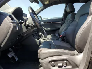 2018 Audi Q3 Premium Plus z VIN WA1JCCFSXJR027087, wystawiony jako Copart lot #58527985 z przebiegiem 99 372 mil mil oraz Szkoda całkowita • Salvage title. Historia ofert i sprzedaży dostępna na DreamBid. Obrazek 7.