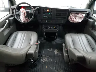 2019 Chevrolet Express Cargo с VIN 1GCWGAFPXK1143678, выставлен на аукционе Copart как лот 88565115 с пробегом 89 352 миль миль и Списание • Salvage title. История ставок и продаж доступна на DreamBid. Изображение 8.