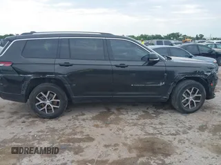 2023 Jeep Grand Cherokee Limited z VIN 1C4RJKBG2P8841694, wystawiony jako IAAI lot #42365314 z przebiegiem 59 987 mil mil oraz . Historia ofert i sprzedaży dostępna na DreamBid. Obrazek 13.