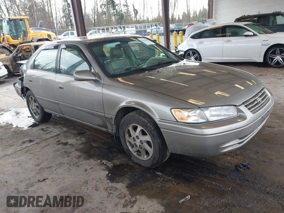 1998 Toyota Camry LE z VIN JT2BF28K1W0109514, wystawiony jako IAAI lot #41610102 z przebiegiem 161 266 mil mil oraz . Historia ofert i sprzedaży dostępna na DreamBid. Obrazek 1.